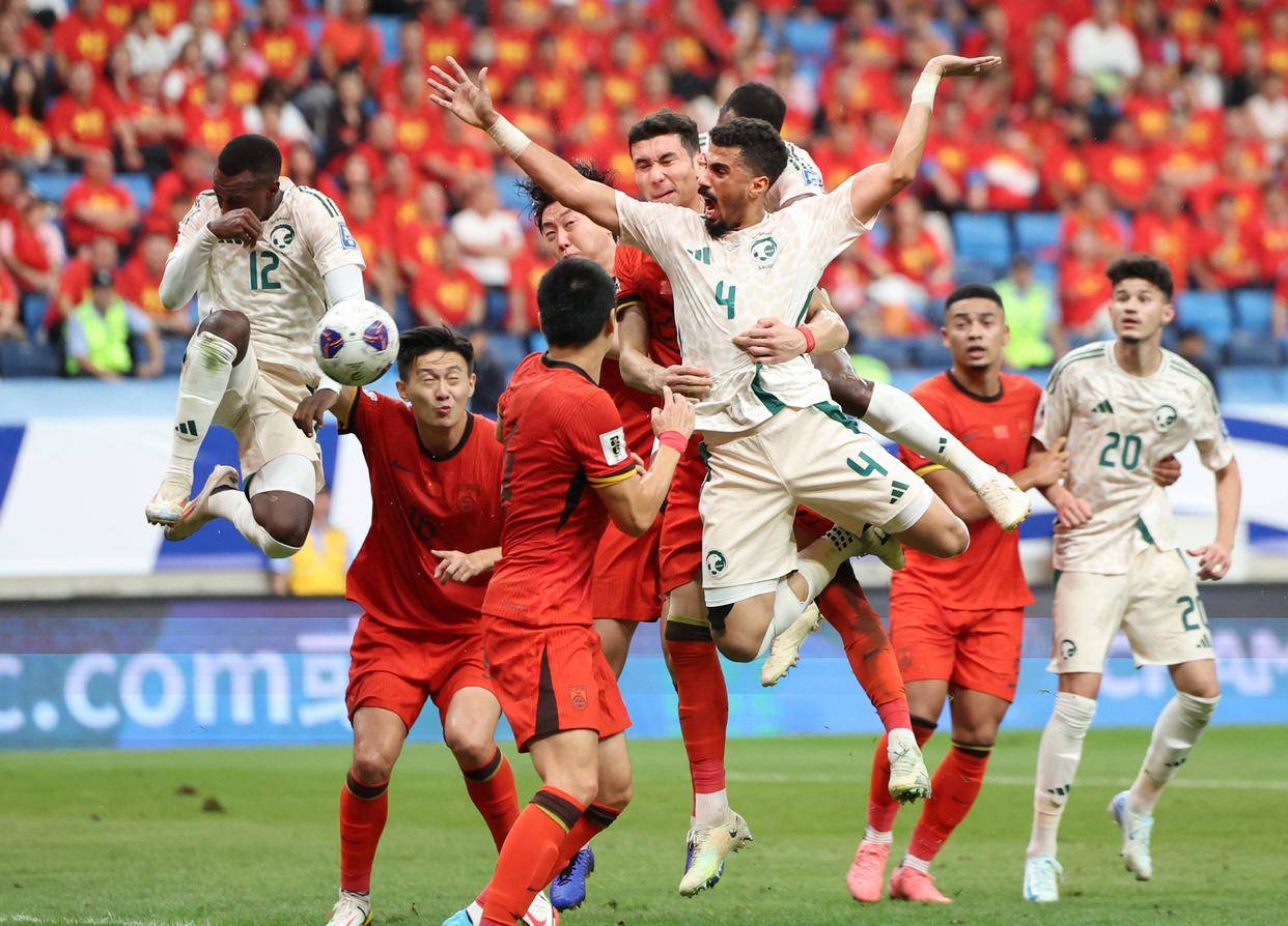 科莫中卫群 科莫中卫群