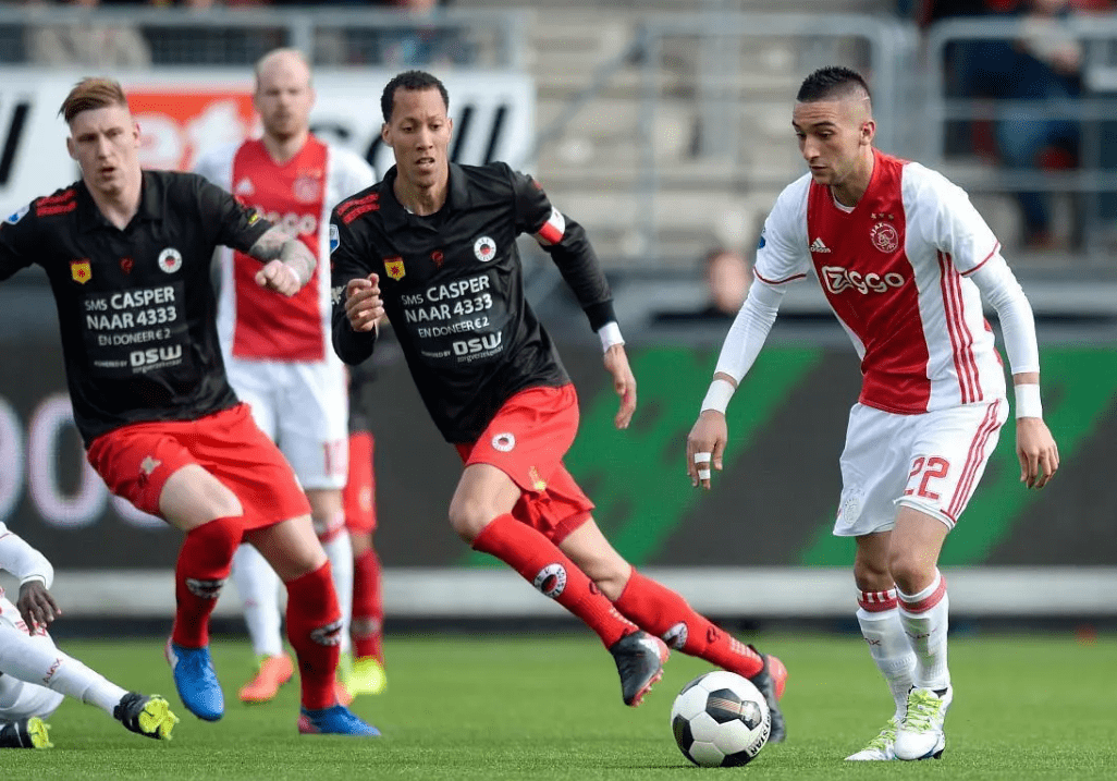 他先用蛇形 他先用蛇形